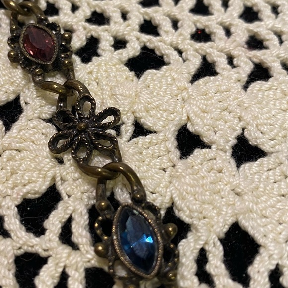 Y2K 1928 brand bronze bracelet with four gems and five flowers - Picture 4 of 8